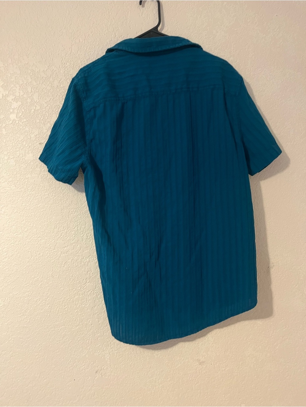 Guess Men's Teal Short-Sleeve Button-Down Shirt - Picture 3 of 4